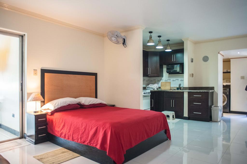 Deluxe Montego Bay Club Studio & Suites Buitenkant foto