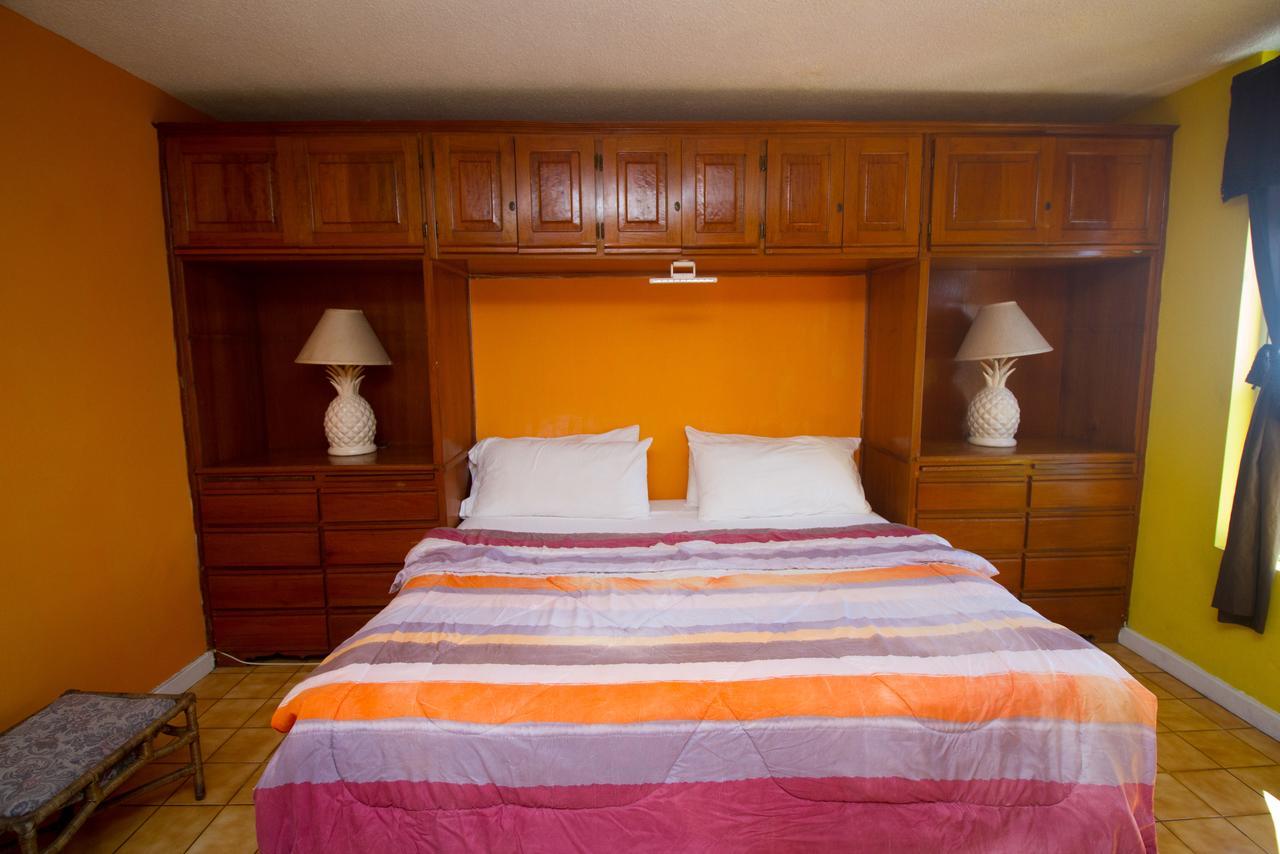 Deluxe Montego Bay Club Studio & Suites Buitenkant foto