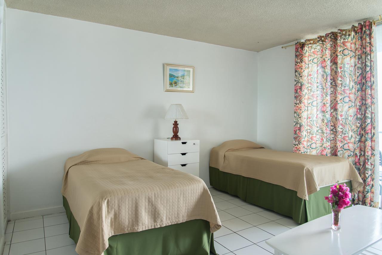 Deluxe Montego Bay Club Studio & Suites Buitenkant foto