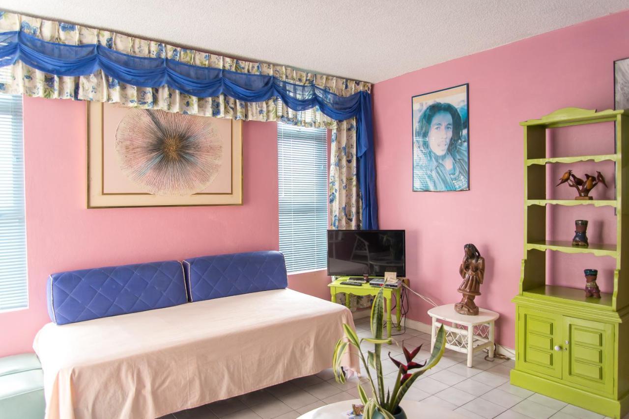 Deluxe Montego Bay Club Studio & Suites Buitenkant foto