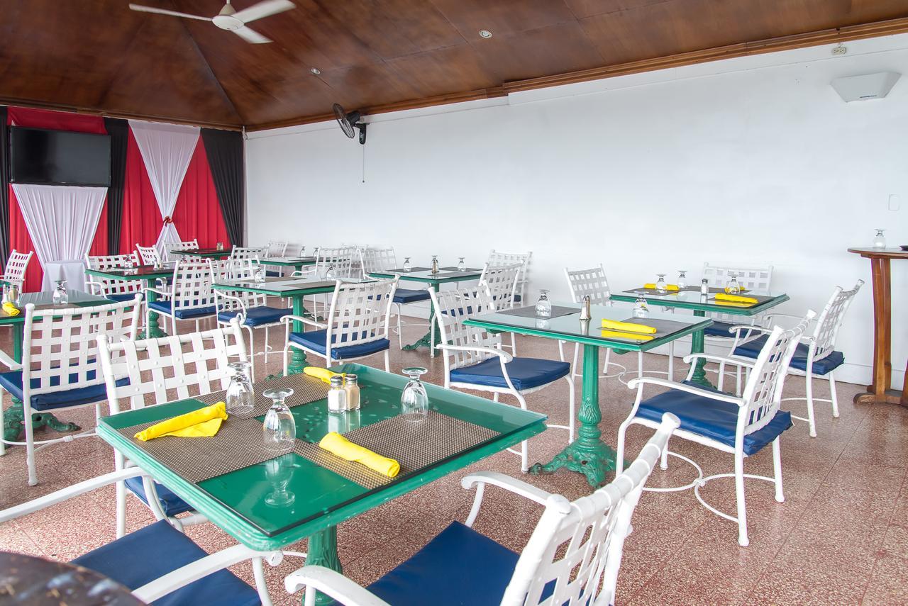 Deluxe Montego Bay Club Studio & Suites Buitenkant foto