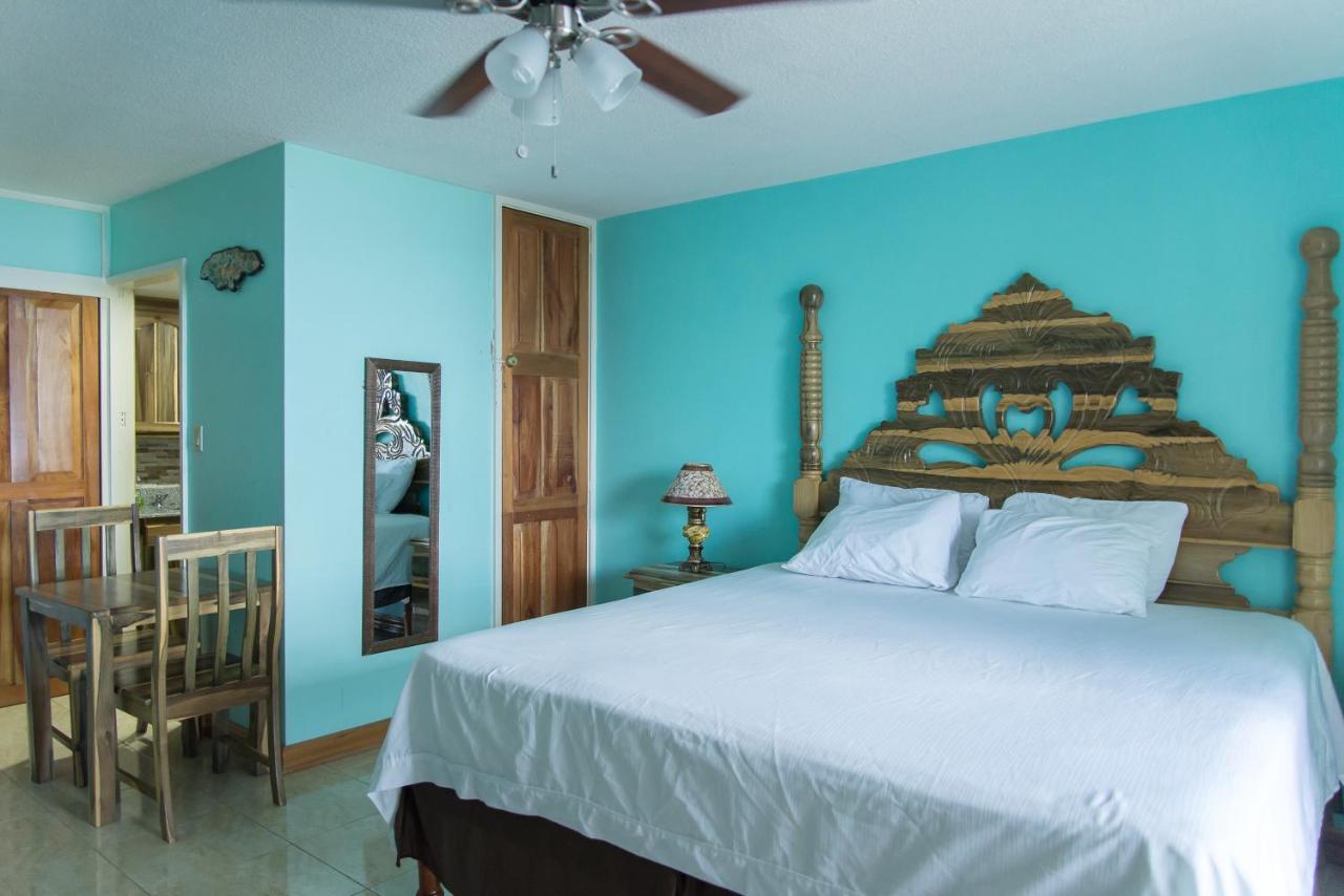 Deluxe Montego Bay Club Studio & Suites Buitenkant foto