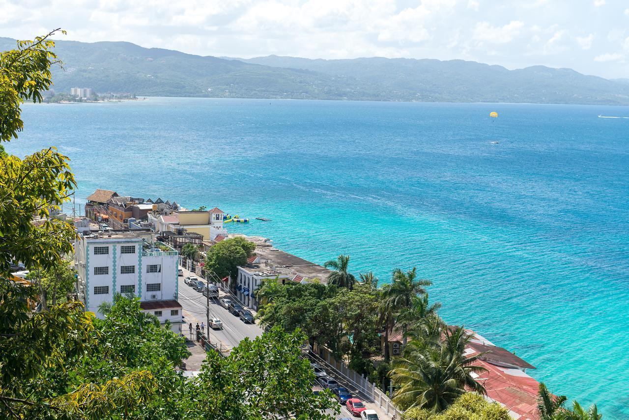 Deluxe Montego Bay Club Studio & Suites Buitenkant foto